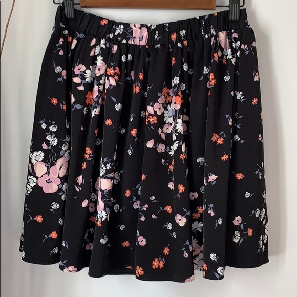❌Donated❌ Lauren Conrad Floral Skirt Women’s Size Small - Picture 5 of 7